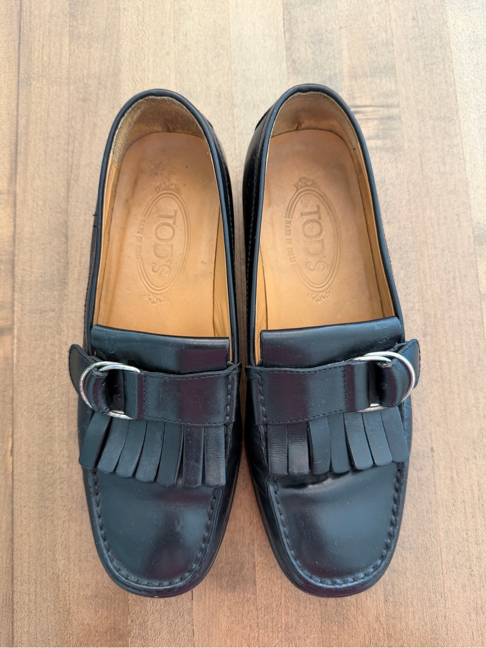 🩶 Vintage Tod's Kiltie Fringe Leather Loafers in Black 🩶